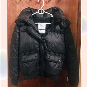 Abercrombie & Fitch （A&F）puff jacket